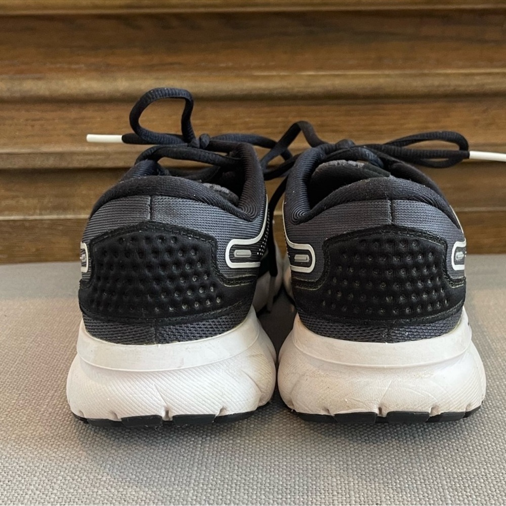 Brooks Trace 2 Women’s Black and Gray Athletic Sneakers - Picture 4 of 5